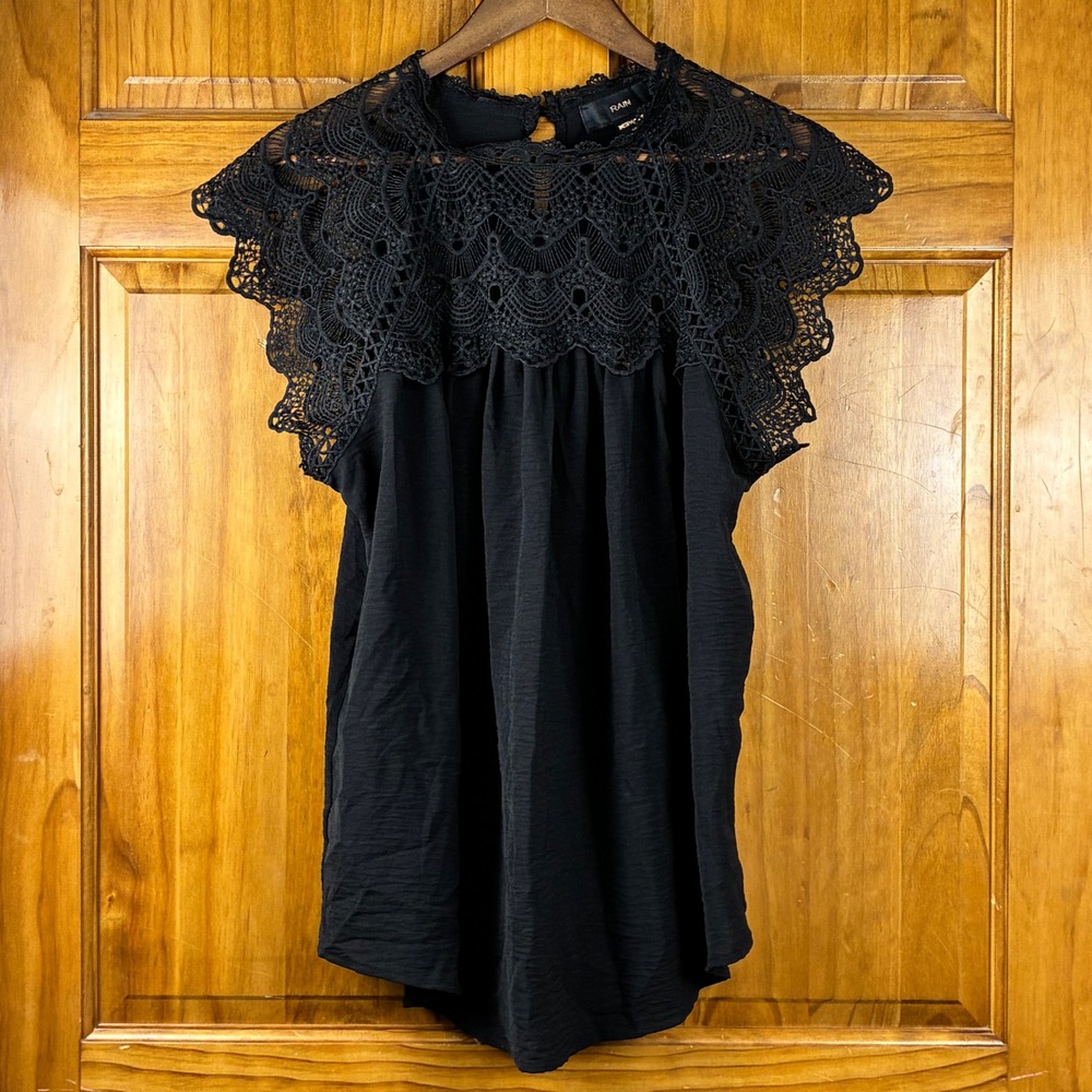 Rain Black Crochet Lace Yoke Flutter Sleeve Blouse Plus Size 1X Top Romantic
